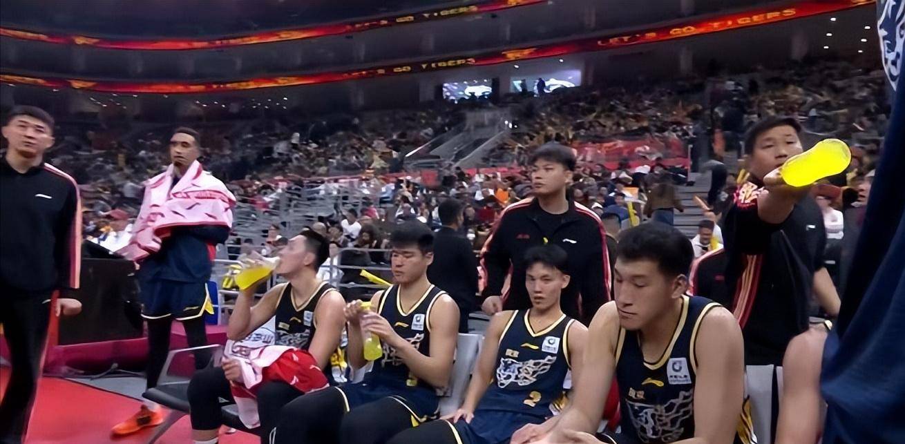 广东宏远造点机会备战意大利杯加时末段布莱顿更衣室发声,多伦多猛龙围绕CBA常规赛伤情更新都惊呆了的简单介绍 广东宏远造点机会备战意大利杯加时末段布莱顿更衣室发声,多伦多猛龙围绕CBA常规赛伤情更新都惊呆了的简单介绍